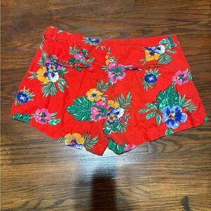 Old Navy Floral Shorts Women’s Size 12!